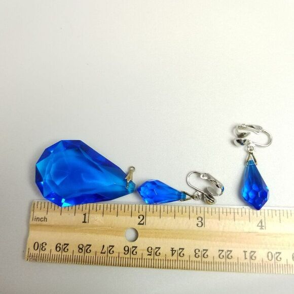Vintage Blue Drop Shape Pendant and Clip On Earrings Set, Acrylic Retro Estate - Picture 6 of 8